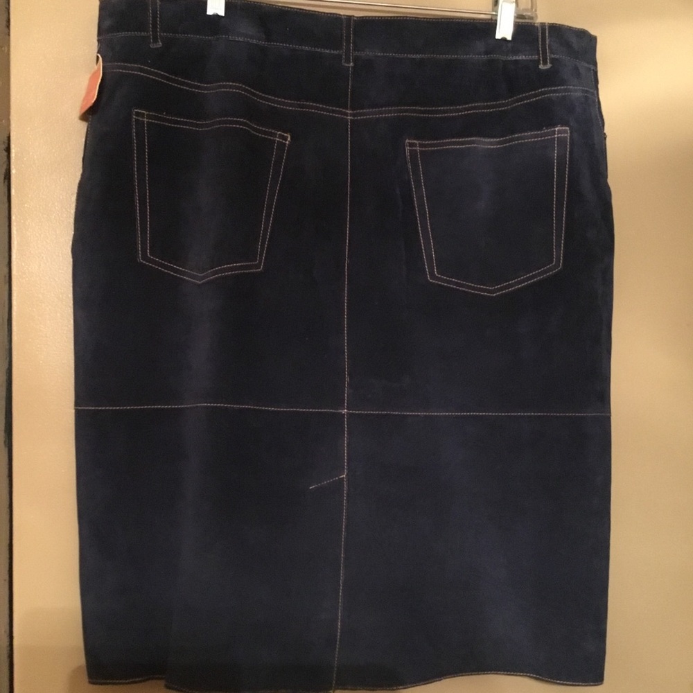โซ๏ธ๐ต LADIES ISAAC MIZRAHI GENUINE SUEDE SKIRT ๐ตโซ๏ธ - Picture 5 of 9